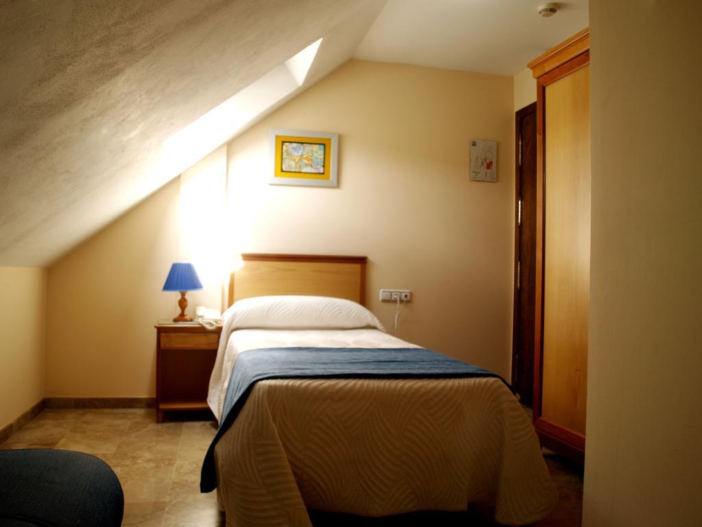 Hotel Al-Yussana Люсена Экстерьер фото