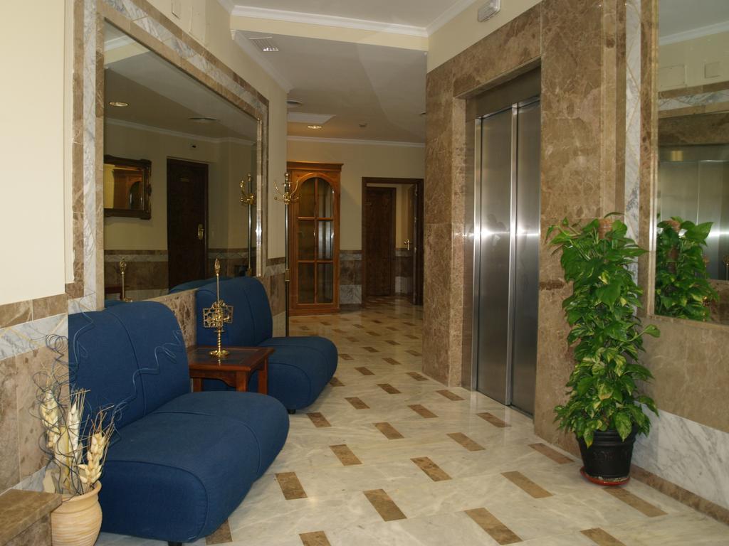 Hotel Al-Yussana Люсена Экстерьер фото