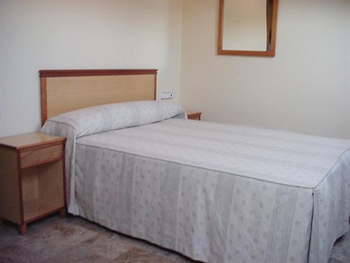 Hotel Al-Yussana Люсена Экстерьер фото