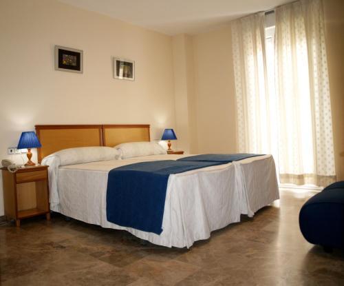 Hotel Al-Yussana Люсена Экстерьер фото